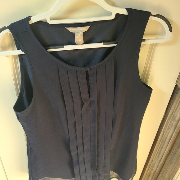 Banana Republic Navy Sleeveless Pleated Women's Top Blouse - Picture 4 of 11